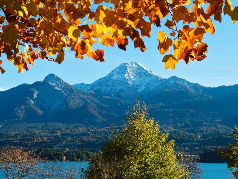hotelkarnerhofkaerntenherbstpanoramamitmittagskogel.jpg