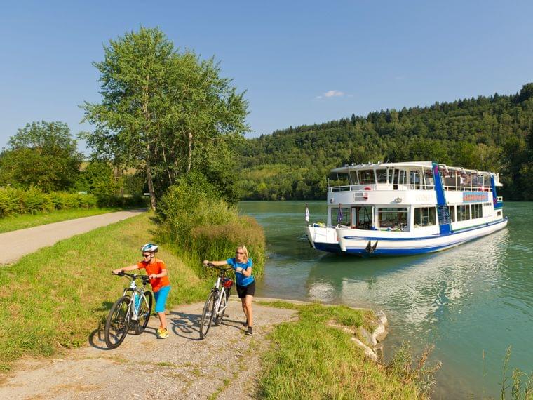 hotel-karnerhof-faaker-see-kaernten-radurlaub-drauradweg-schiff.jpg