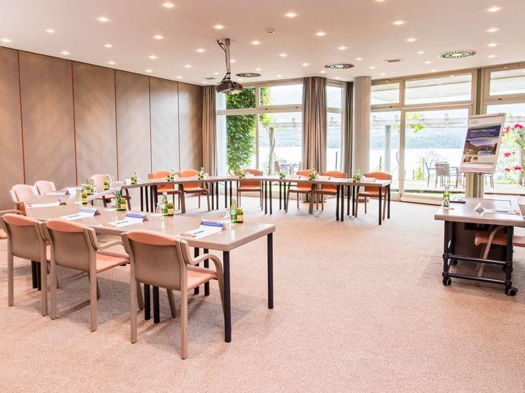 Hotel-Karnerhof-Faaker-See-OEsterreich-Seminarsetup-U-Form.jpg