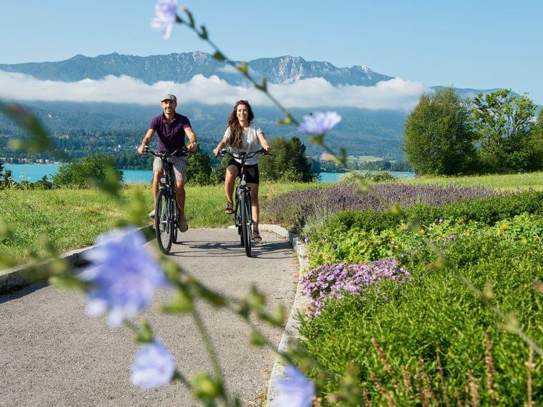 vier-sterne-hotel-karnerhof-kaernten-aktiv-radfahren-am-faaker-see.jpg