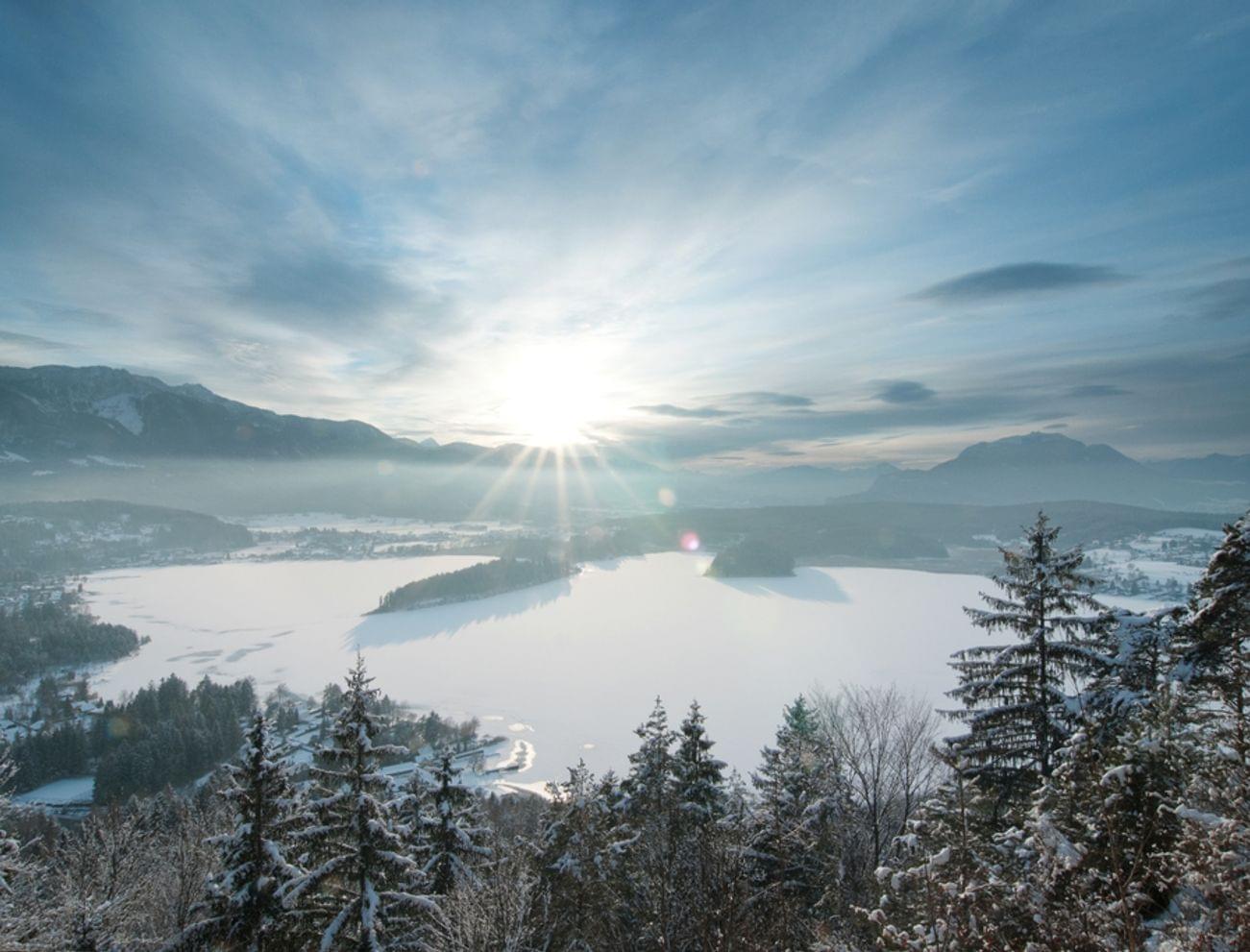 LOWRES_00000067110_Faaker-See-im-Winter-1_Region-Villach-Tourismus-GmbH_Adrian-Hipp.jpg