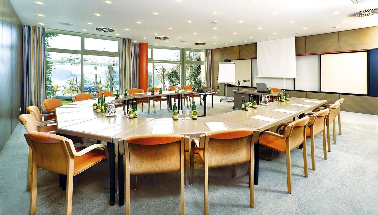 vier-sterne-hotel-karnerhof-faaker-see-seminar-seminarraum.jpg