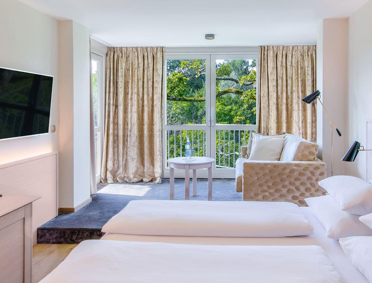 Faaker-See-Hotel-Karnerhof-Kaernten-Zimmer-DZ-Karnerhof-28-Stehbalkon.jpg
