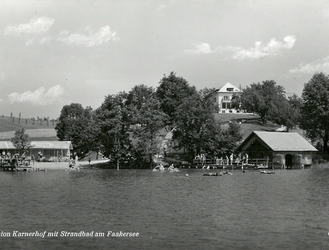Gästehaus Karnerhof mit Strandbad und Bootshaus am Faaker See